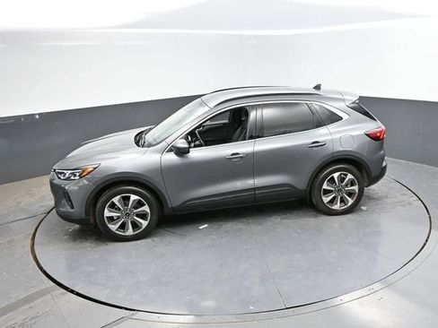 Used 2024 Ford Escape Platinum AWD/4WD image 43