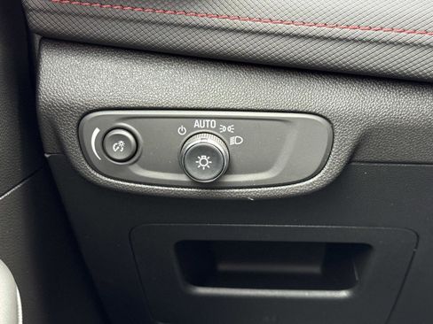 Used 2025 Chevrolet TrailBlazer RS w/ Driver Confidence Package image 13