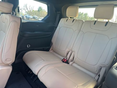 New 2026 Jeep Grand Cherokee L Limited w/ Limited Altitude Package AWD/4WD image 31