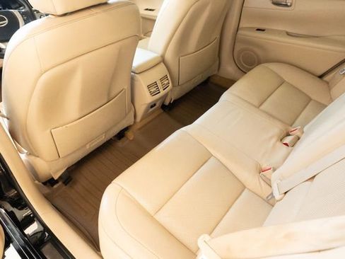 Used 2013 Lexus ES 350 w/ Luxury Pkg FWD image 17