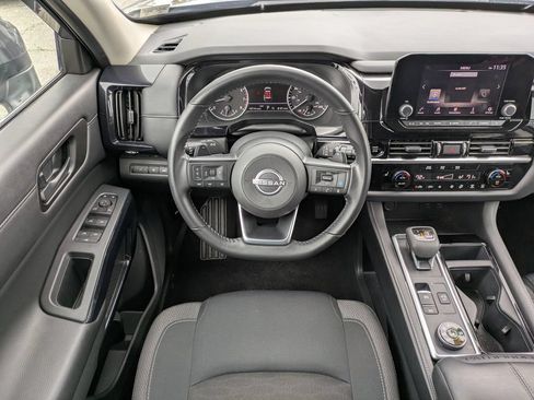 Certified 2025 Nissan Pathfinder SV AWD/4WD image 16