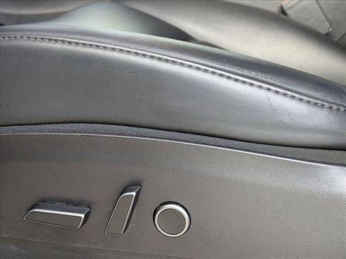 Used 2022 Tesla Model Y Performance image 5