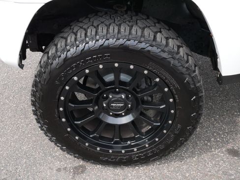 Used 2019 Toyota 4Runner TRD Off-Road Premium AWD/4WD image 15