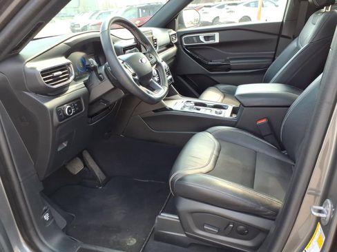 Used 2023 Ford Explorer ST image 11