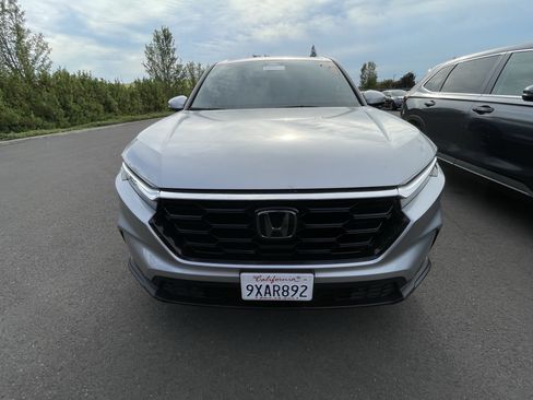 Used 2024 Honda CR-V EX-L image 2