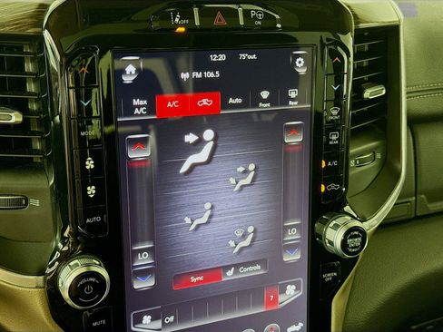 Used 2019 RAM 1500 Laramie AWD/4WD image 9