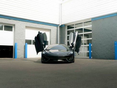 Used 2017 McLaren 570S RWD image 30