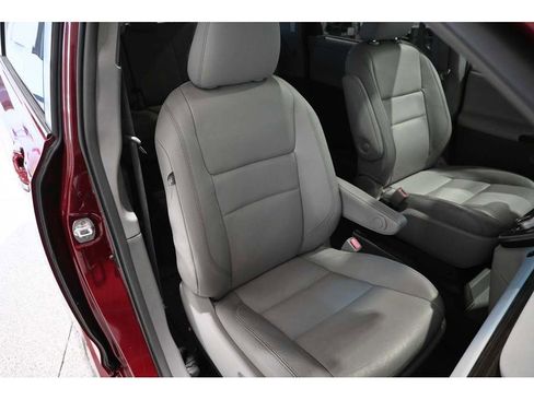 Used 2015 Toyota Sienna XLE Premium FWD image 16