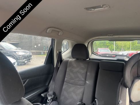Used 2016 Nissan Rogue SV FWD image 14