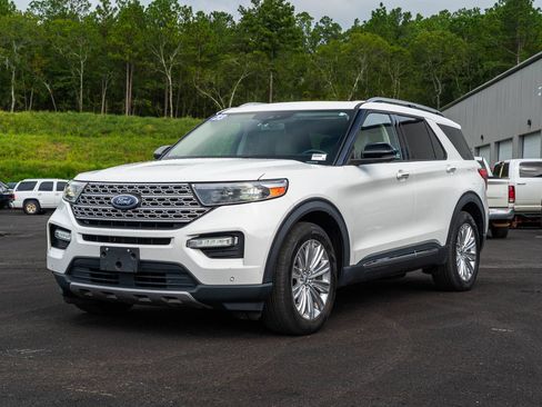Used 2023 Ford Explorer Limited w/ Equipment Group 301A RWD image 3