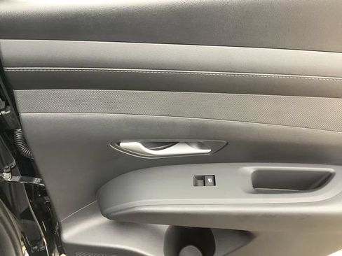 Certified 2026 Hyundai Tucson SE FWD image 23
