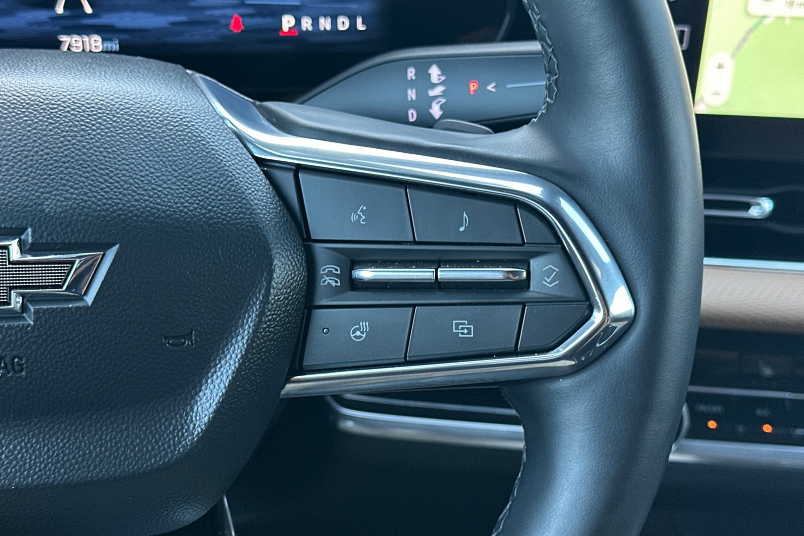 Used 2025 Chevrolet Equinox ACTIV w/ Safety and Technology Package AWD/4WD image 32