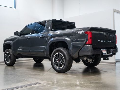 Used 2025 Toyota Tacoma TRD Sport AWD/4WD image 7