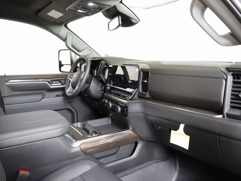 New 2026 Chevrolet Silverado 3500 LT w/ All Star Edition image 9