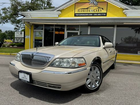 Used 2003 Lincoln Town Car Cartier L RWD image 1