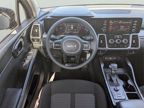 Used 2023 Kia Sorento LX FWD image 13