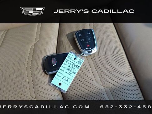 Used 2017 Cadillac XT5 Platinum image 28