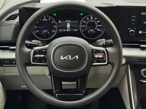Used 2023 Kia Carnival LX FWD image 22