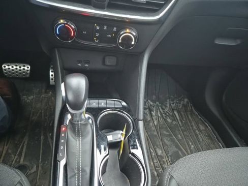 Used 2024 Buick Encore GX Preferred image 17