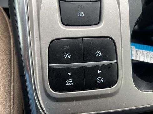 Certified 2020 Ford Explorer XLT w/ Equipment Group 202A image 25