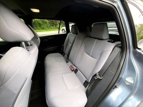 Used 2023 Toyota Corolla Cross AWD Hybrid w/ Moonroof Package image 15