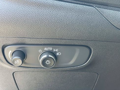 Used 2025 Buick Encore GX Preferred FWD image 18
