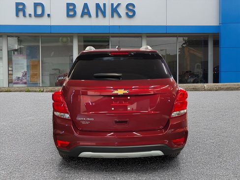 Certified 2022 Chevrolet Trax LT w/ LT Convenience Package image 4