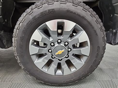 Used 2024 Chevrolet Silverado 2500 Custom w/ Custom Value Package image 36