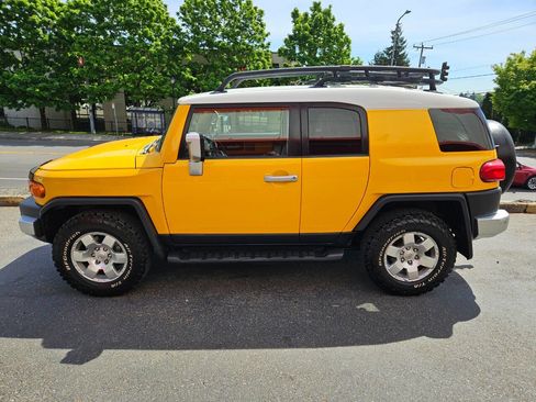 Used 2007 Toyota FJ Cruiser 4WD image 2