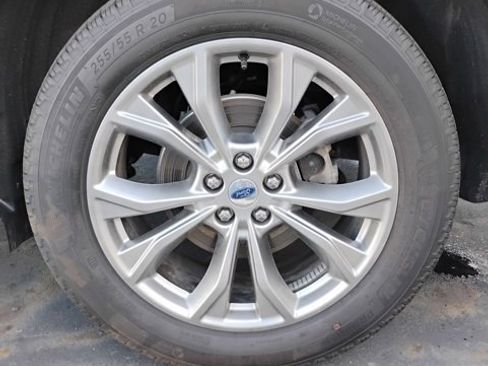 Certified 2023 Ford Explorer XLT w/ Equipment Group 202A image 22