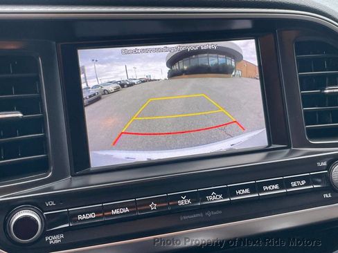 Used 2019 Hyundai Elantra SEL FWD image 19