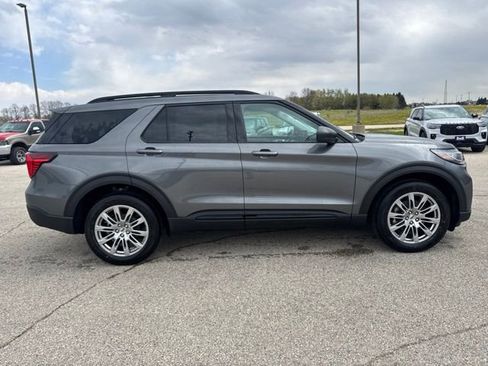 New 2026 Ford Explorer Active AWD/4WD image 4