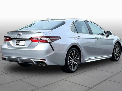 Used 2024 Toyota Camry SE FWD image 12