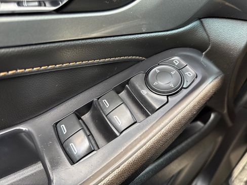 Used 2021 Chevrolet Traverse LS image 24