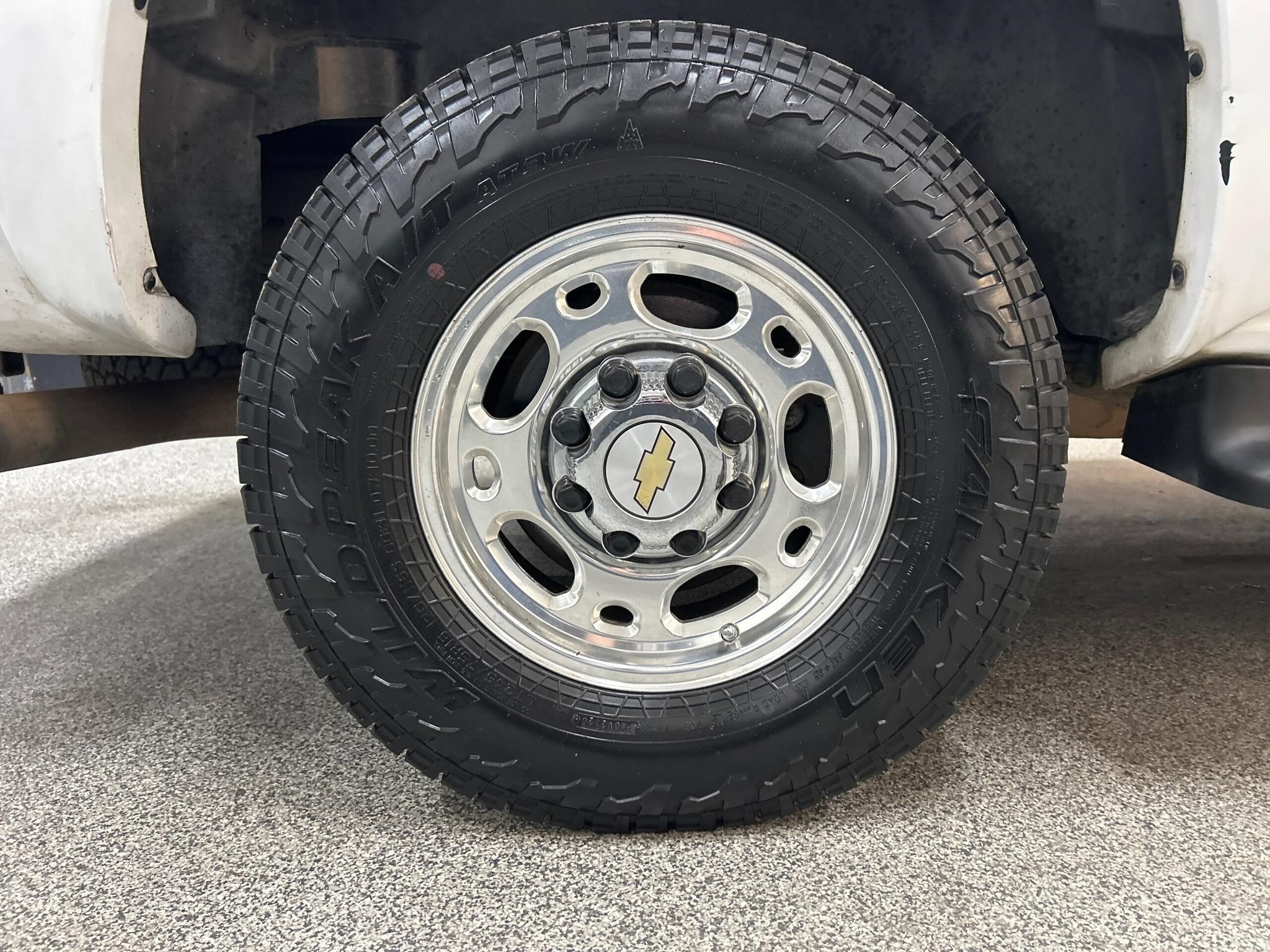 Used 2003 Chevrolet Suburban 2500 LT w/ LT Preferred Equipment Group AWD/4WD image 7