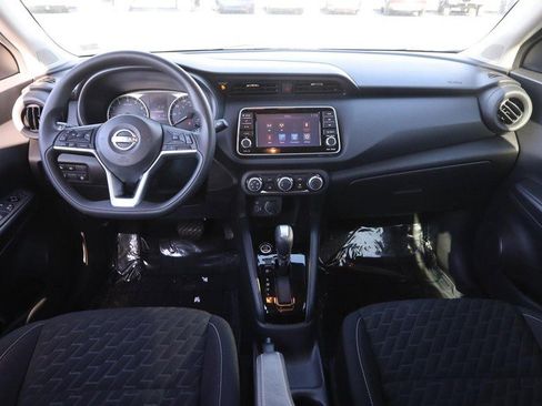 Used 2022 Nissan Kicks S image 18
