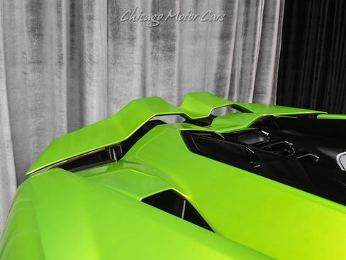 Used 2025 Lamborghini Revuelto AWD/4WD image 39