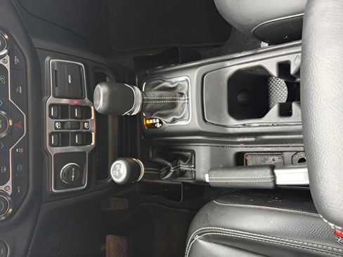 Used 2022 Jeep Wrangler Unlimited Sahara AWD/4WD image 8