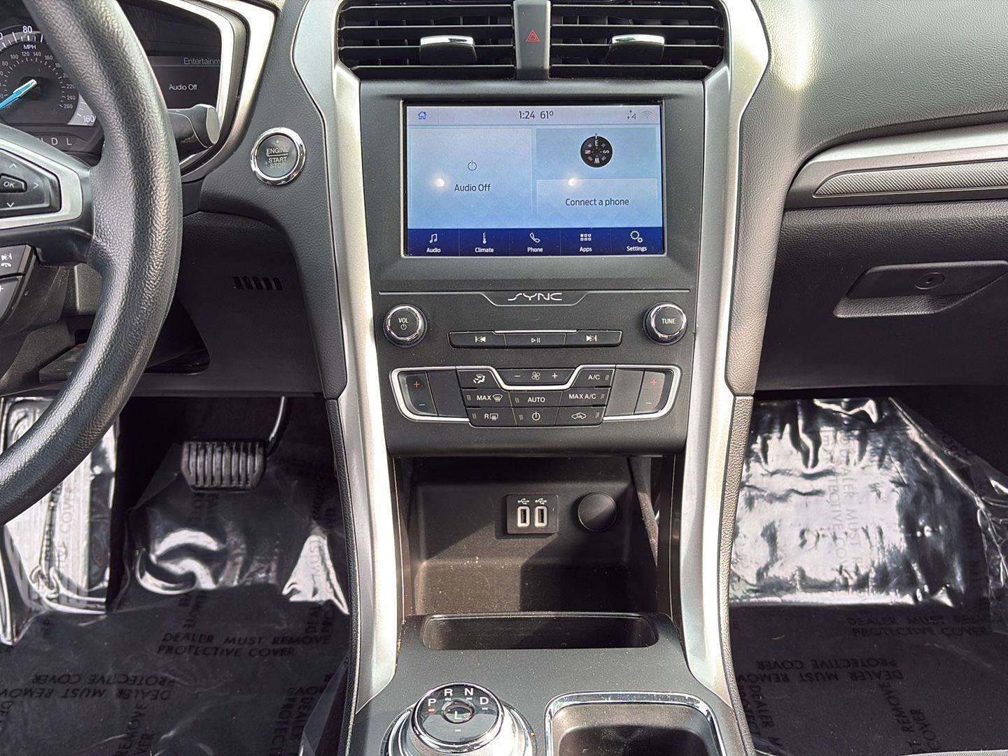 Used 2020 Ford Fusion SE FWD image 13