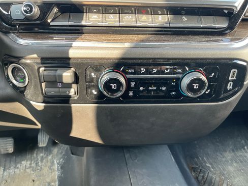 Used 2024 Chevrolet Silverado 1500 LT AWD/4WD image 17