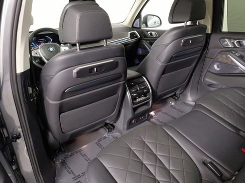 Used 2024 BMW X7 xDrive40i w/ Executive Package image 36