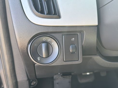 Used 2010 Ford Focus SES FWD image 13