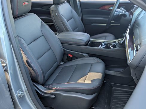 Used 2024 Chevrolet Traverse Z71 w/ Enhanced Driving Package image 24