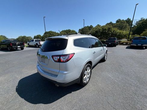 Used 2015 Chevrolet Traverse LTZ FWD image 19