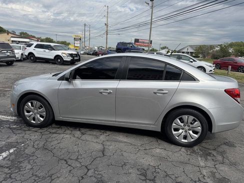 Used 2012 Chevrolet Cruze LS image 3