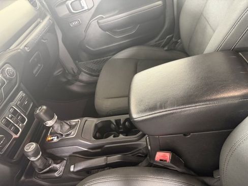 Used 2020 Jeep Wrangler Unlimited Sport S image 17