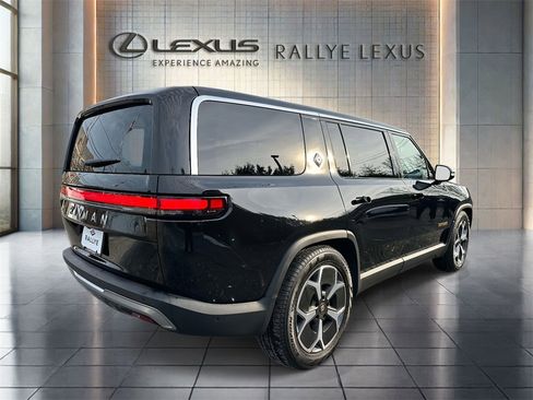 Used 2023 Rivian R1S Adventure image 3