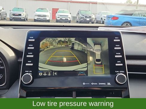 Used 2021 Toyota Avalon Limited image 19