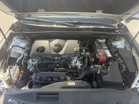 Used 2018 Toyota Camry SE FWD image 8