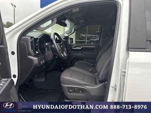 Used 2025 Chevrolet Silverado 1500 LT RWD image 10